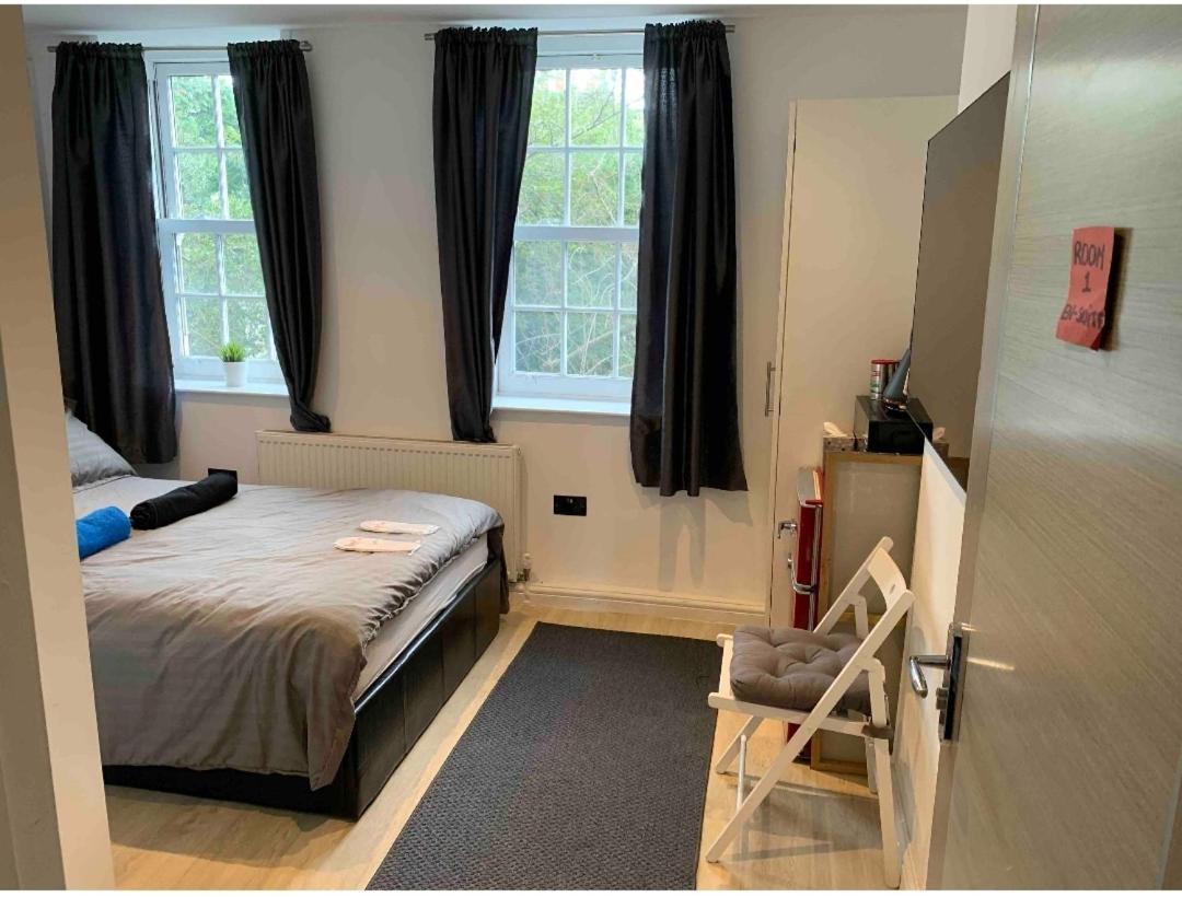 Property-ensuite, Double And Budget Homestay London